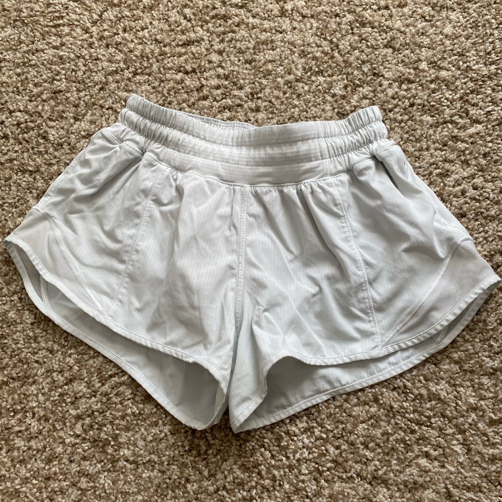 Lululemon Hotty Hot shorts 2.5"
